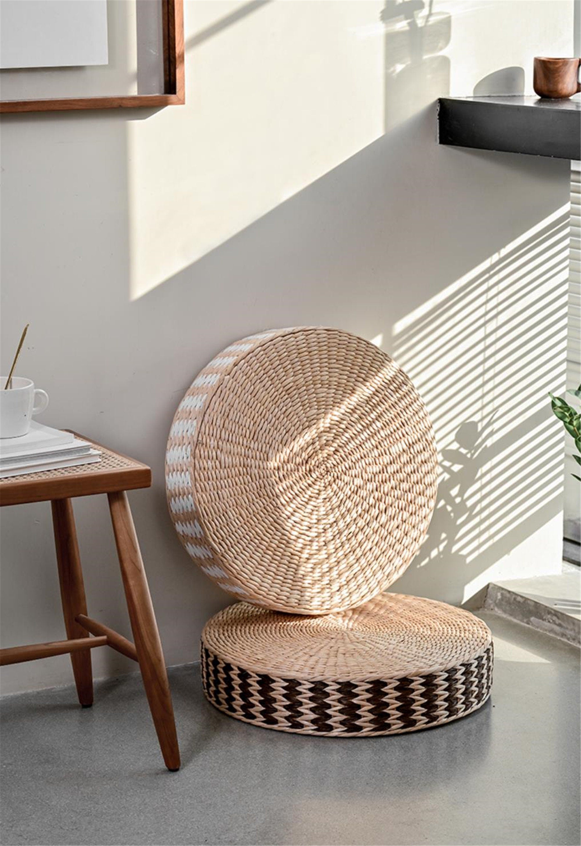 Round thin meditation cushion - floor seat - cattail straw floor cushion - floor cushion filled with high-elastic rubber foam